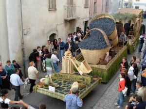 Floats at the Sagra del''Uva festival